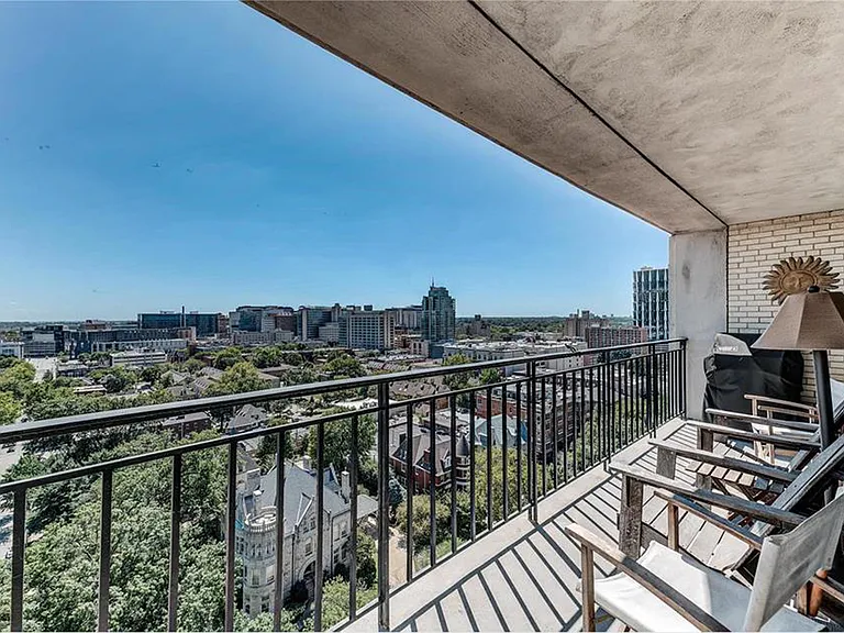 4501 Lindell Blvd #16C — Photo 5