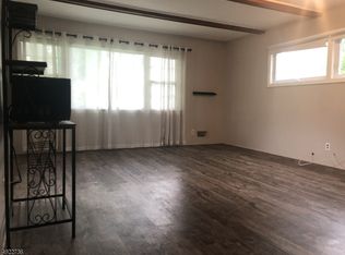 16 Birchwood Rd, Hawthorne, NJ 07506