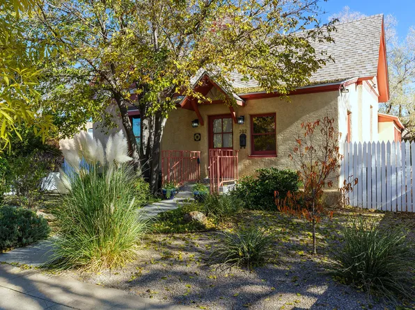 202 Edith Blvd NE, Albuquerque, NM 87102
