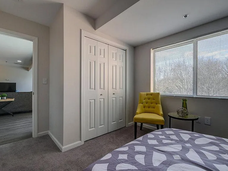 Carisbrooke at Manchester — Photo 26