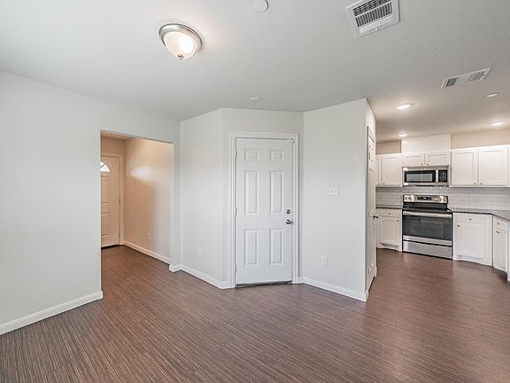 3rd image of 3518 Milan St