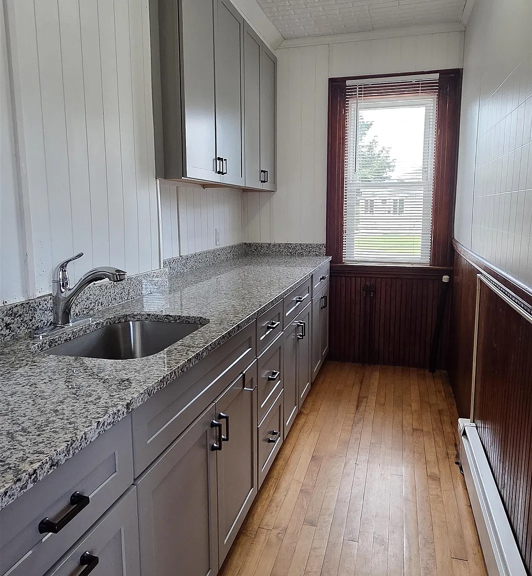 2 bed, 1.0 bath, 1288 sqft, $1,800 — Photo 4