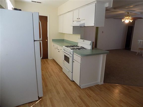 4th image of 3702 Lariat Ln