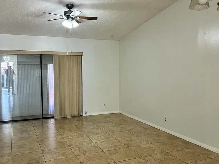 5672 Biscayne Dr S — Photo 15
