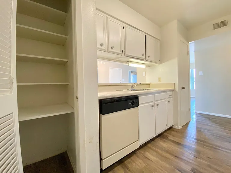 Treehouse Apartments — Photo 15