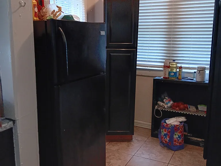 2516 Lawrence St — Photo 8