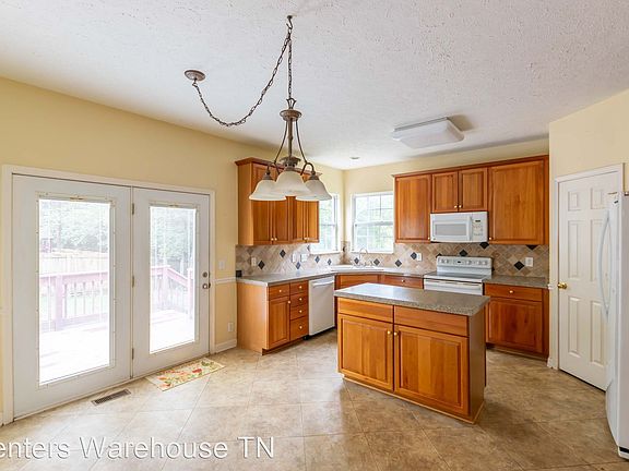 2nd image of 702 Greer Ct