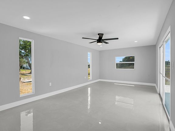 5th image of 2265 Beacon Dr