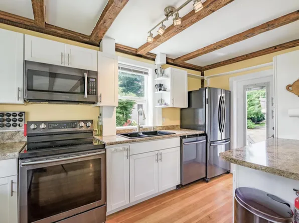 26 State St #2, Rockland, ME 04841