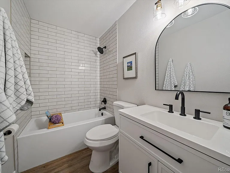 5543 S Lowell Blvd — Photo 8