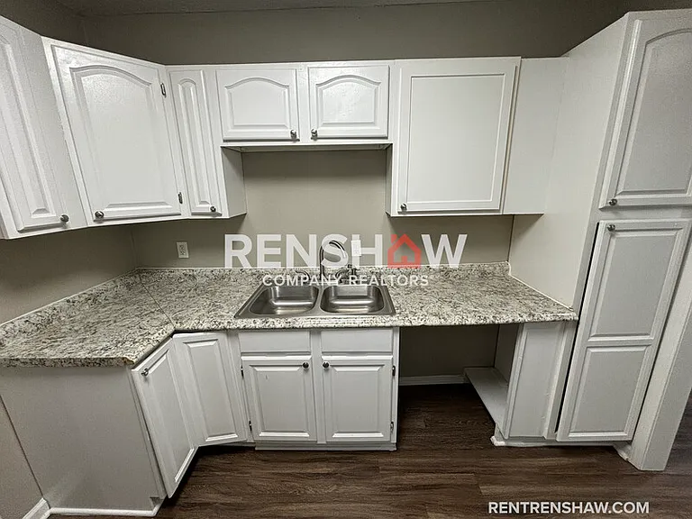 1272 Semmes St — Photo 9