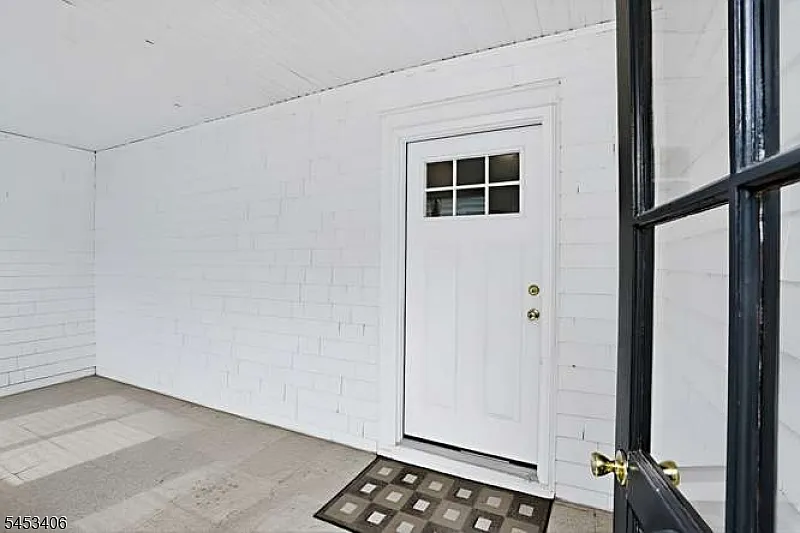 2 bed, 1.0 bath, $3,200 — Photo 4