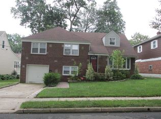 124 Van Buskirk Rd, Teaneck, NJ 07666