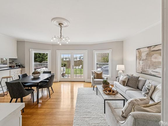 3rd image of 1835 Golden Gate Ave APT 2