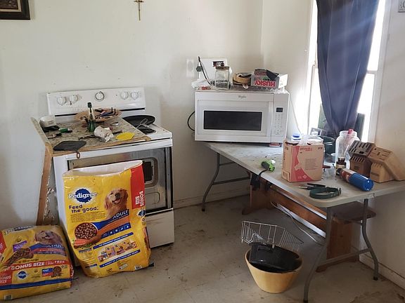 3rd image of 1500 S Lea Ave