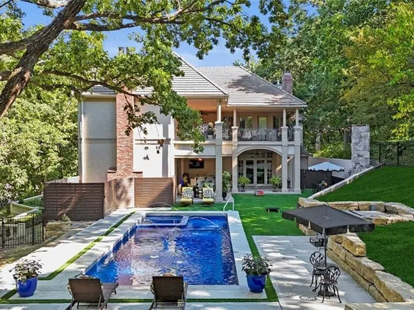 1149 Nottingham Dr, Liberty, MO 64068