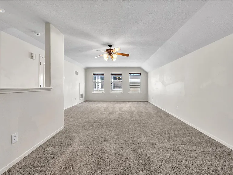 2614 Shady Acres Ct — Photo 25