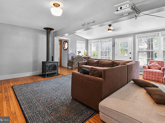 3rd image of 1704 Maryland Ave