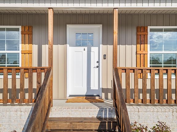3rd image of 1656 Southern Heights Cir SE