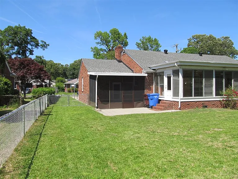 2217 Delwood Rd — Photo 31