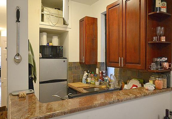 4th image of 243 E 13th St APT 9