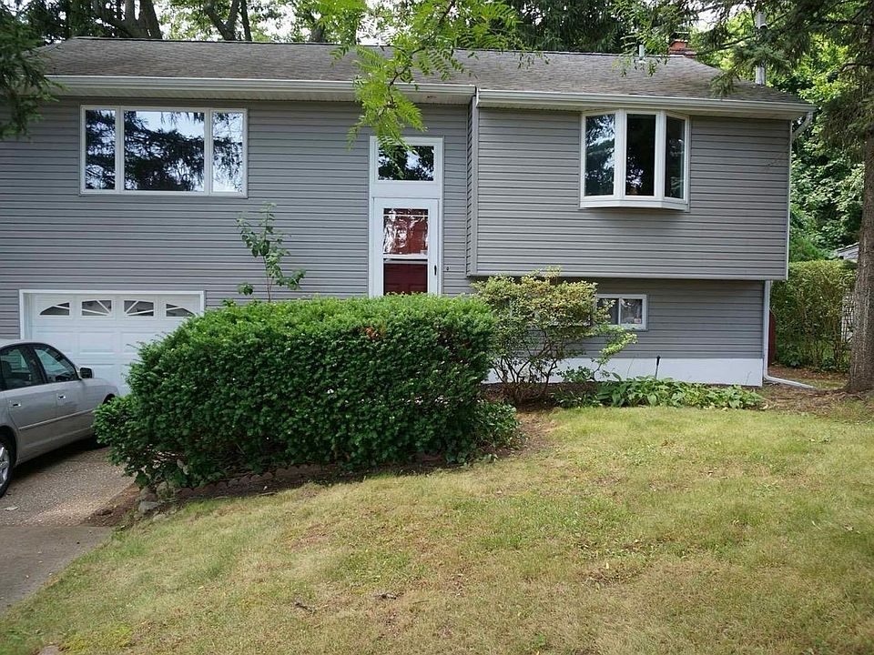 1st image of 439 Broadway Greenlawn