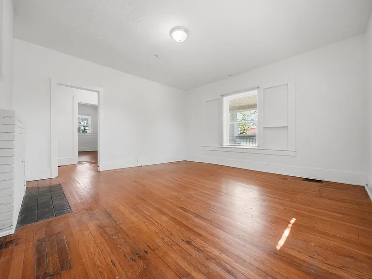 755 2nd Ave SW — Photo 18