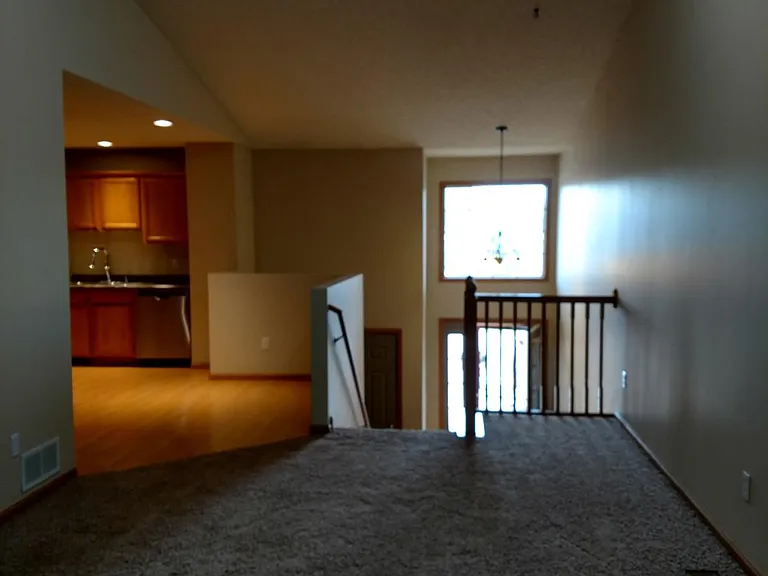 821 Creekside Cir — Photo 5