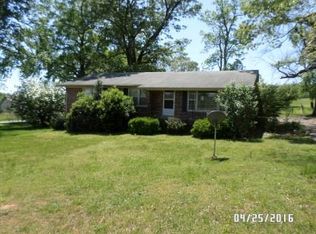 2215 W Gaines St, Lawrenceburg, TN 38464
