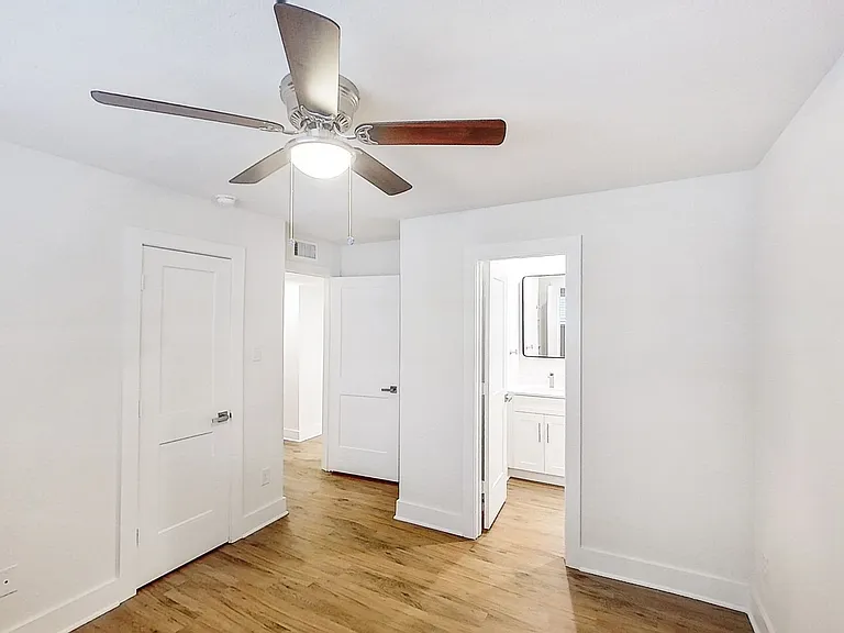 907 N Beacon — Photo 5