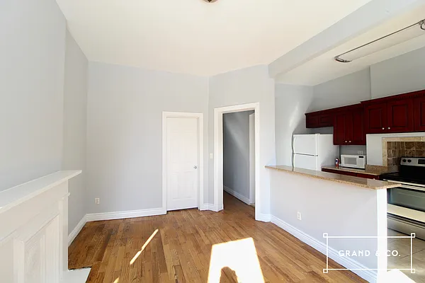 Rented by Grand & Co. | media 6