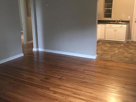 3rd image of 1017 Velma St