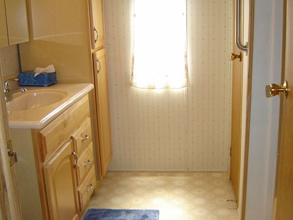3rd image of 195 Tara Ln