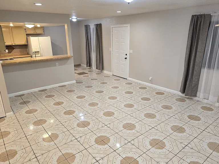 4781 E Craig Rd #A — Photo 1
