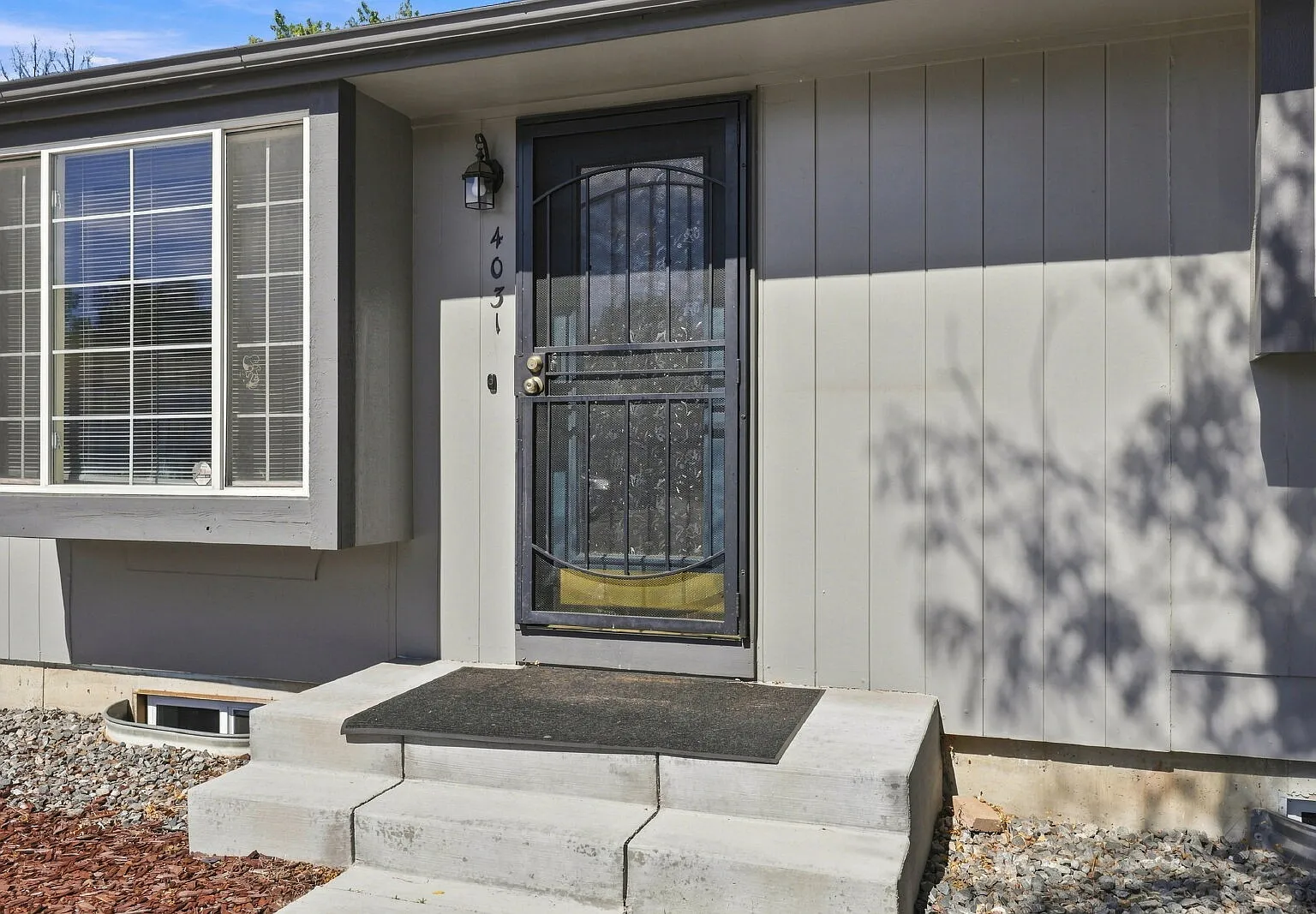 4 bed, 2.0 bath, 1641 sqft, $2,041 — Photo 2