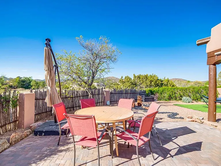 back patio with table for 6