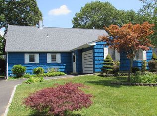 161 Avenue B, Holbrook, NY 11741