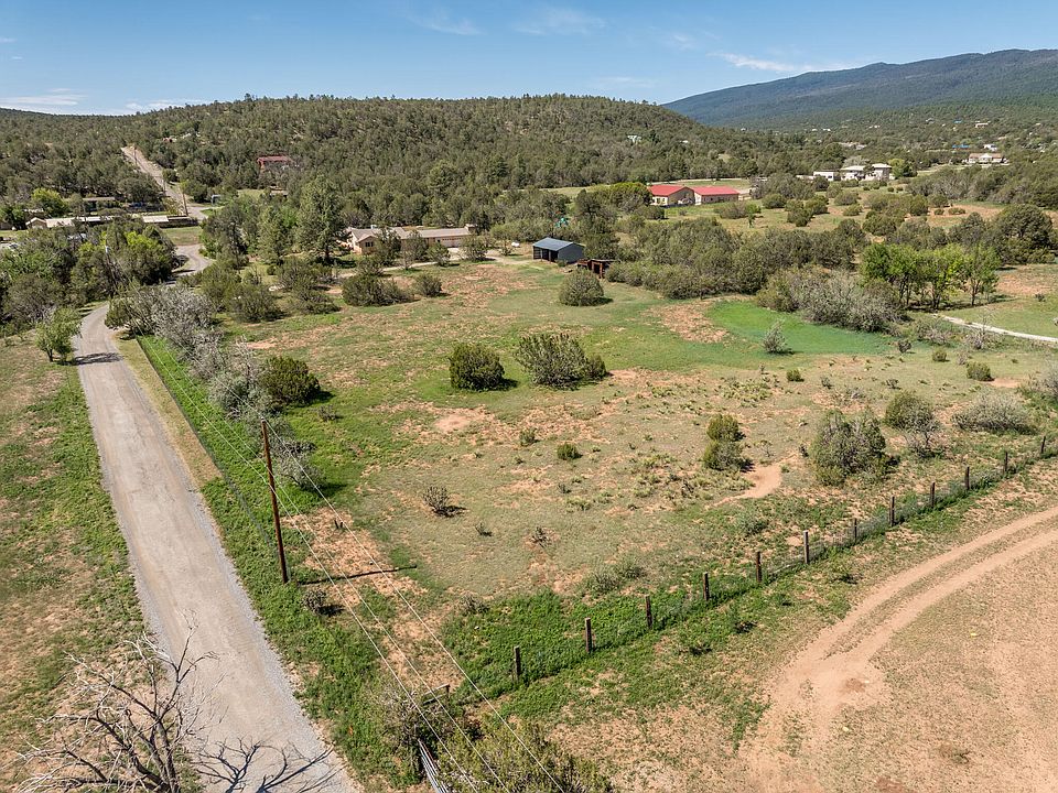 1st image of 10 Meadowlark Ln