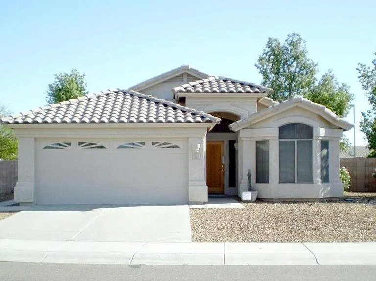 2429 E Patrick Ln — Photo 1