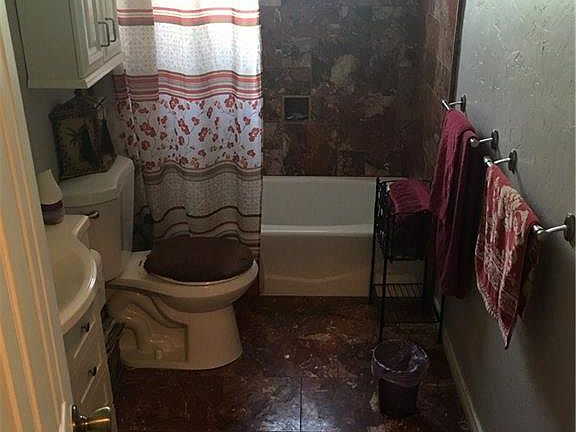2nd image of 2231 McCutcheon Ln