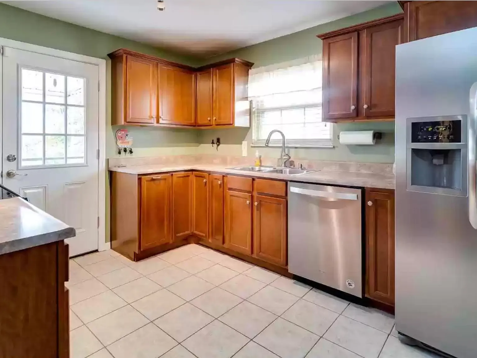 3 bed, 1480 sqft, $1,750 — Photo 2