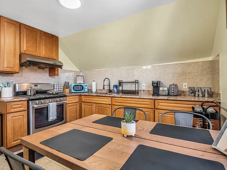 Kitchen - Won't be furnished