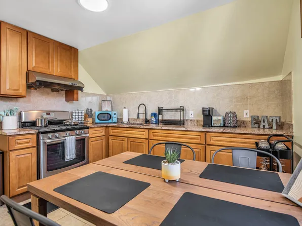 31 Canner St #3, New Haven, CT 06511