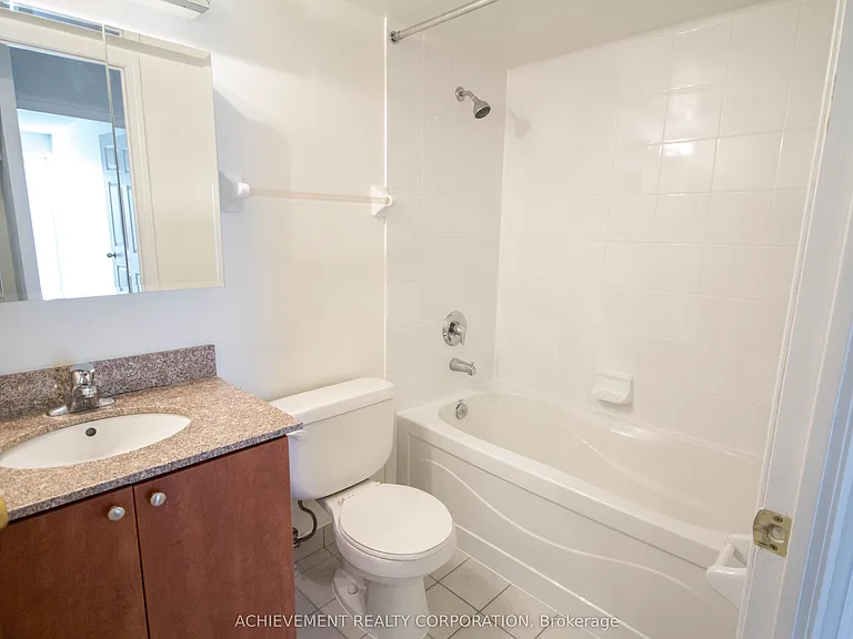 185 Oneida Cres #1115 — Photo 20