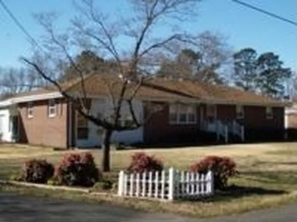 42 Pennington Ave, Newport News, VA 23606