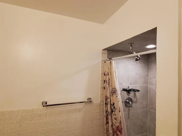 1932 Meadow Dr #3 — Photo 4