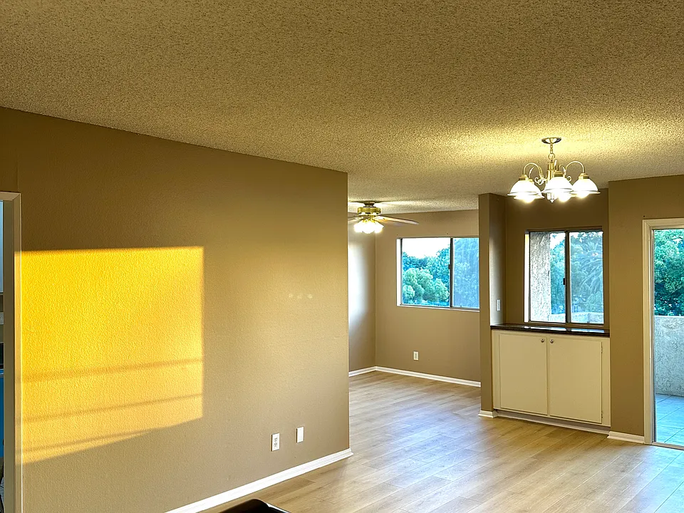 125 S Sierra Madre Blvd #312