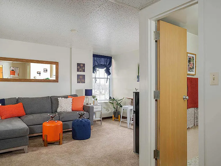 Gateway Park Apartments — Photo 6