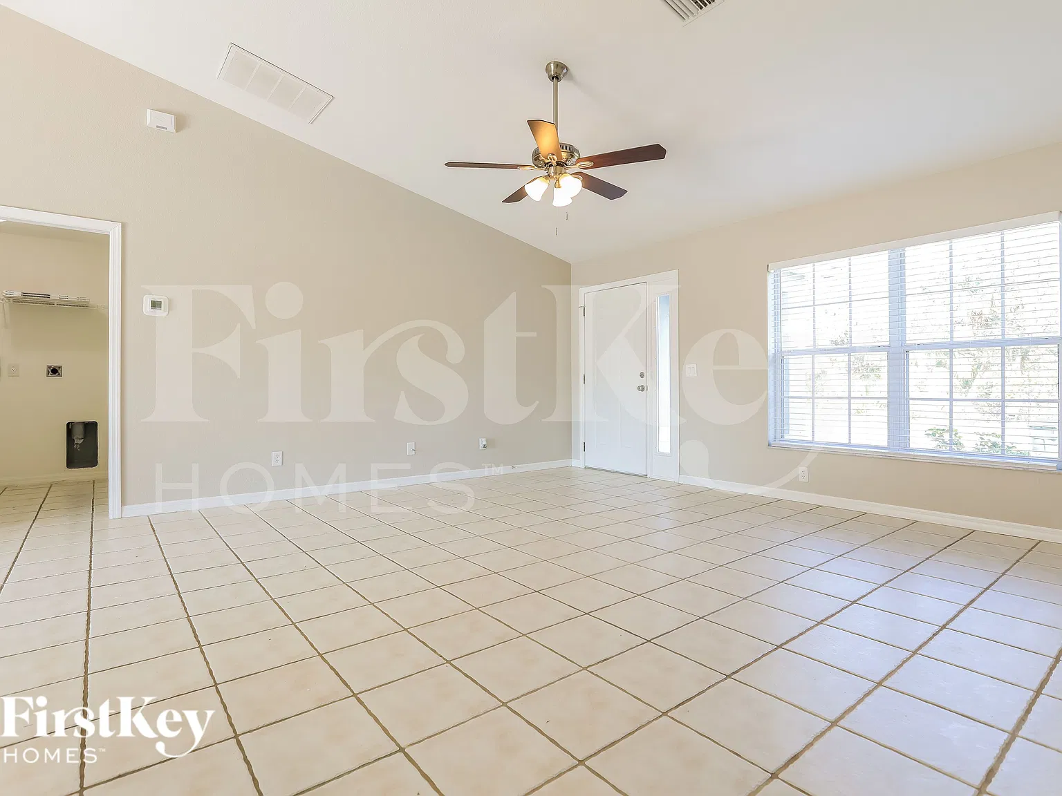 3 bed, 2.0 bath, 1548 sqft, $2,520 — Photo 3