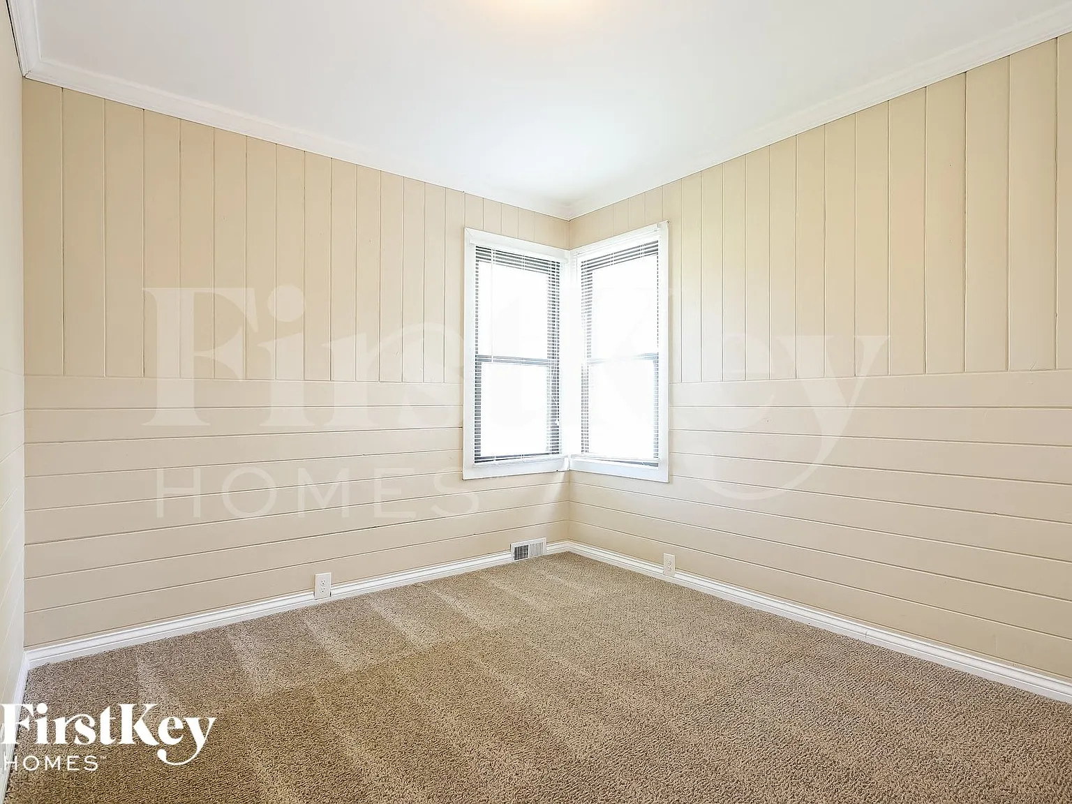 5 bed, 2.0 bath, 1404 sqft, $2,675 — Photo 4